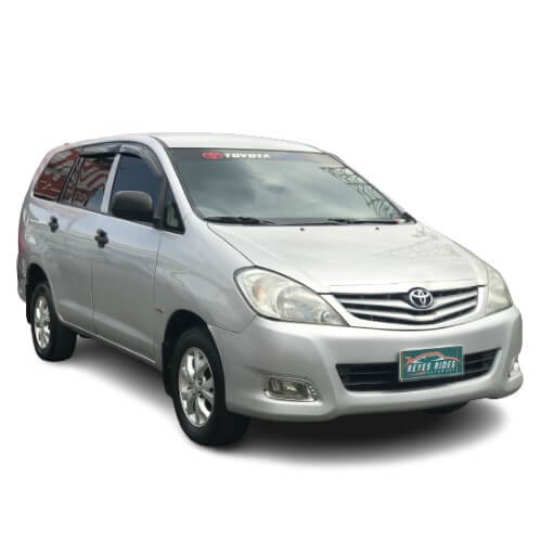 Toyota Innova 2.5 E MT